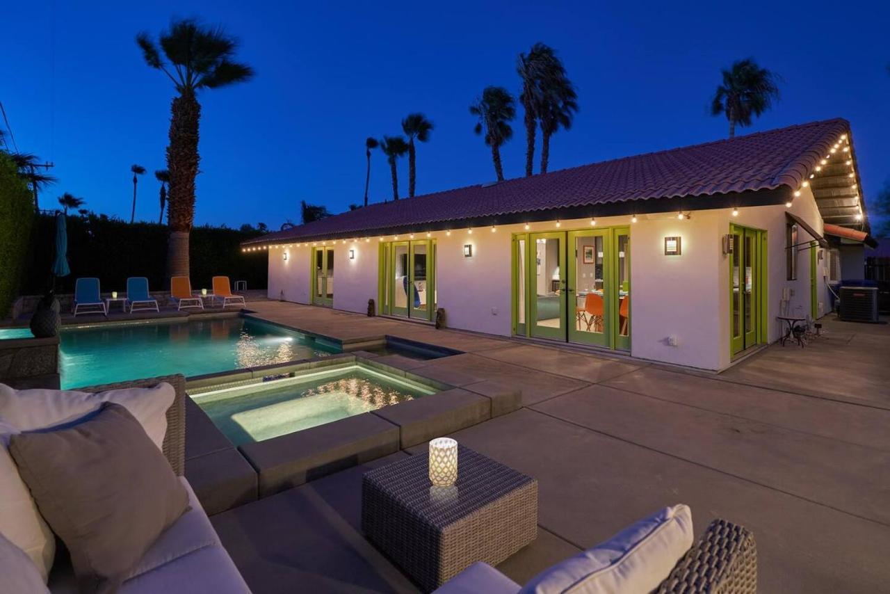 Pineapple Splash! Complete Privacy! Salt Pool! Palm Springs Exterior photo