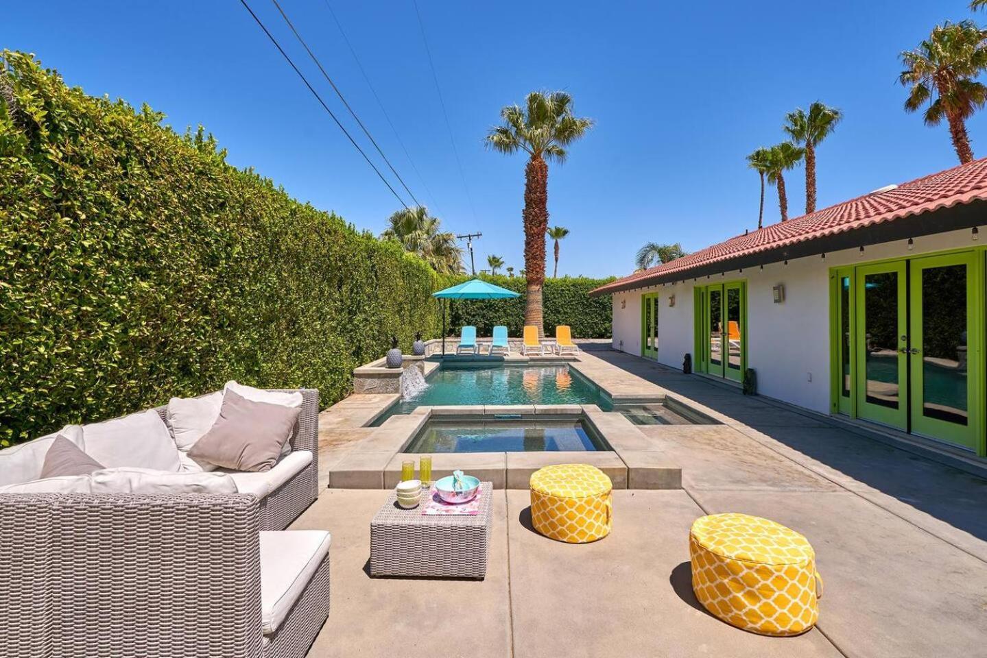 Pineapple Splash! Complete Privacy! Salt Pool! Palm Springs Exterior photo