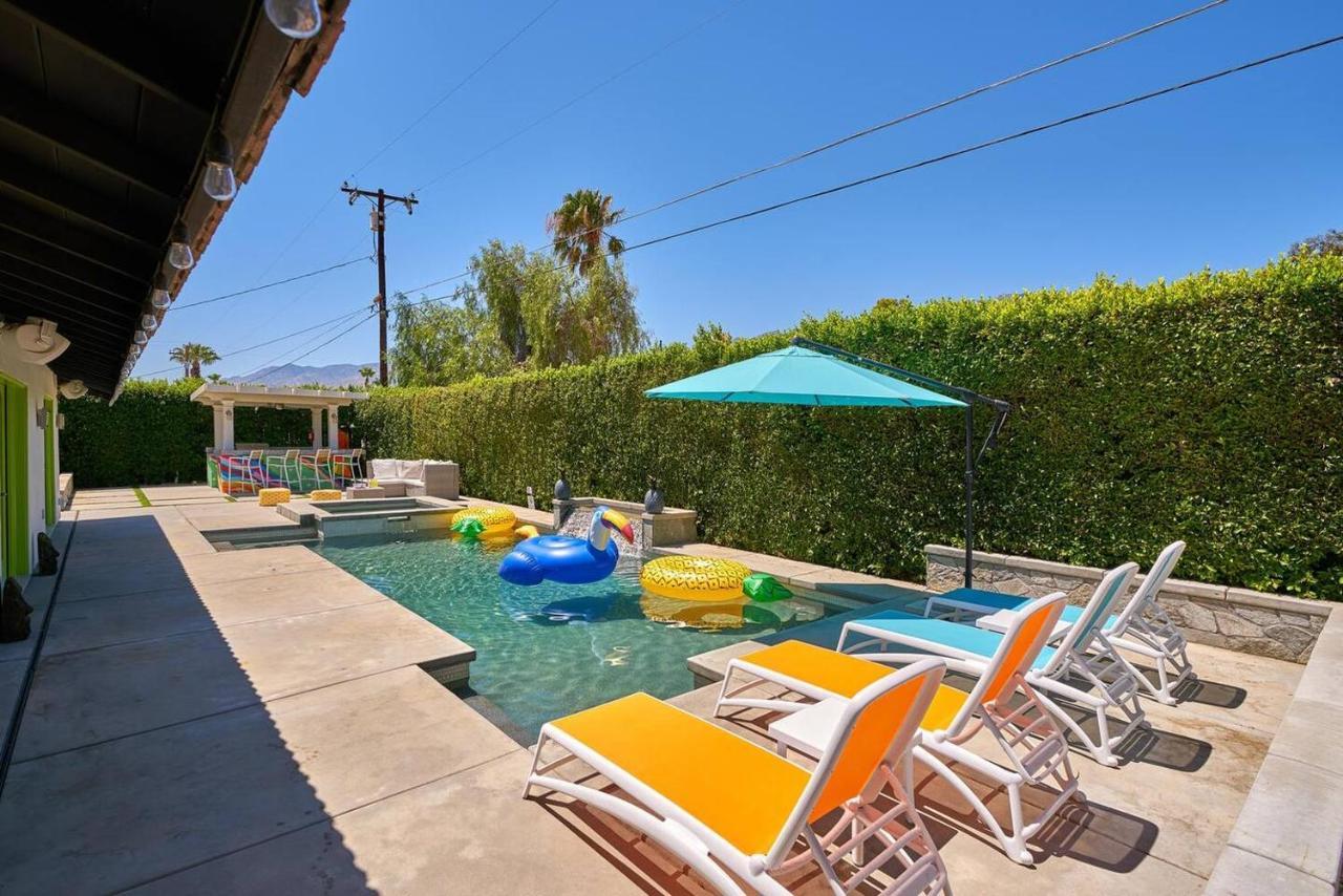 Pineapple Splash! Complete Privacy! Salt Pool! Palm Springs Exterior photo