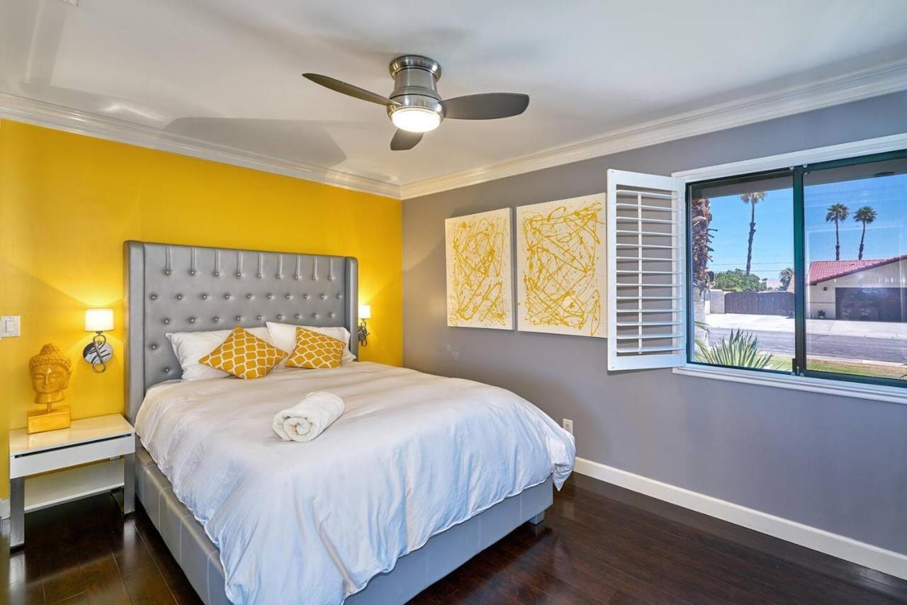 Pineapple Splash! Complete Privacy! Salt Pool! Palm Springs Exterior photo